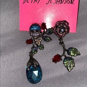 Betsey Johnson skull and rose earrings